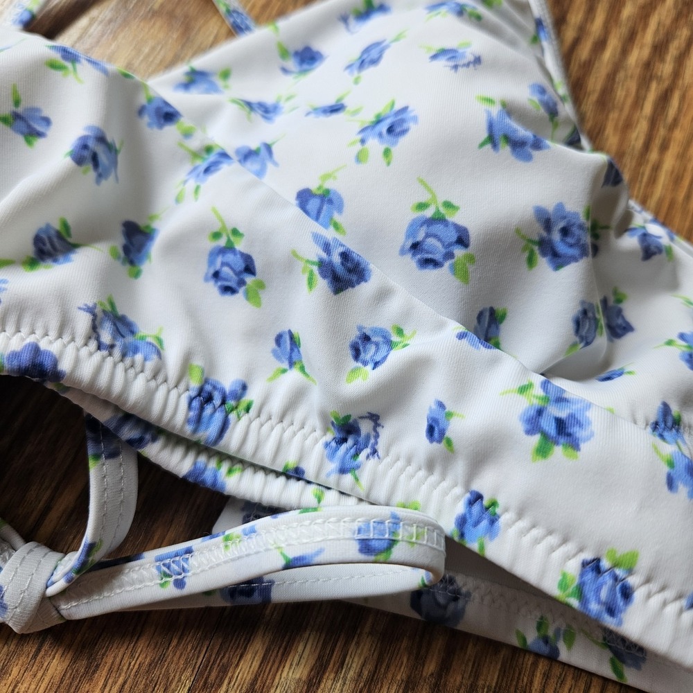 Victoria Secret Swim Bikini Top L Lined Cups Blue White Floral Halter Tie Back - Picture 2 of 6